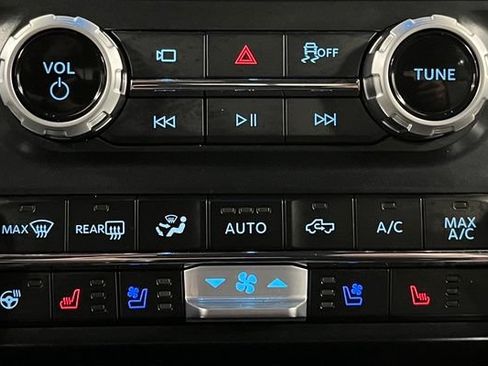 Used 2025 Ford F150 Lariat AWD/4WD image 39