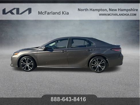Used 2019 Toyota Camry SE image 16