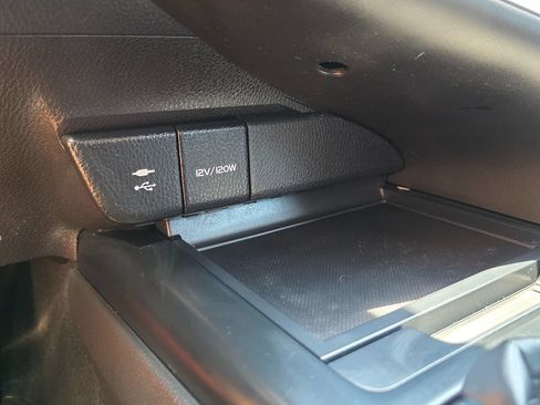 Used 2019 Toyota Camry SE FWD image 36
