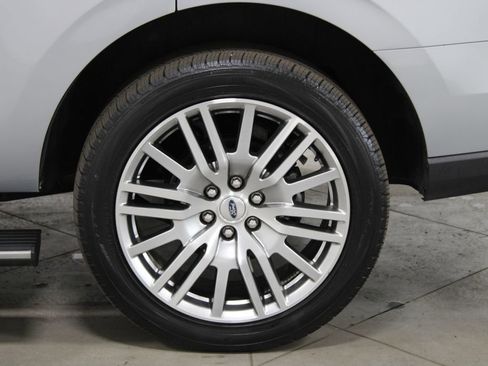 Used 2024 Ford Expedition Limited image 18