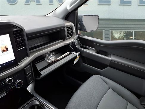 New 2025 Ford F150 Lightning XLT image 14