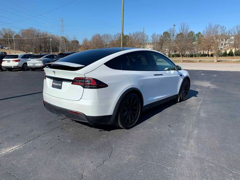 Used 2022 Tesla Model X image 13