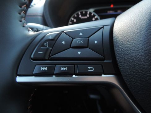 Used 2025 Nissan Sentra SR w/ Midnight Edition image 26