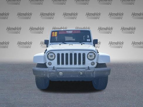 Used 2018 Jeep Wrangler Unlimited Sahara w/ Max Tow Package AWD/4WD image 3