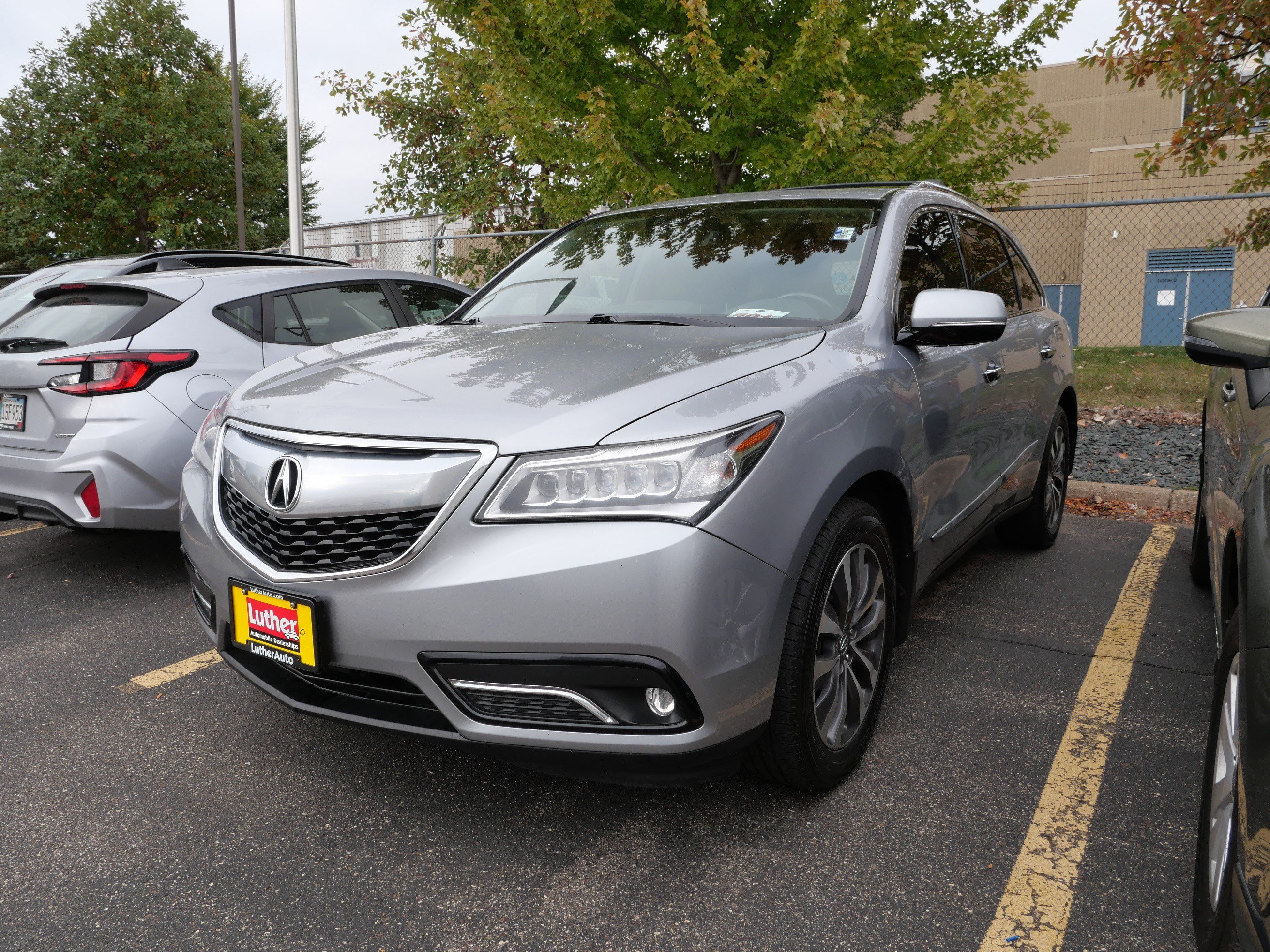 Used 2016 Acura MDX w/ Technology Package AWD/4WD image 3