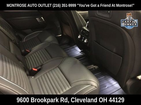 Used 2024 Land Rover Discovery Dynamic SE image 32