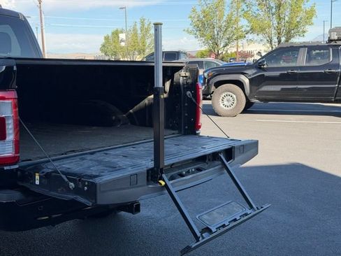 Used 2021 Ford F150 Platinum w/ FX4 Off-Road Package AWD/4WD image 19