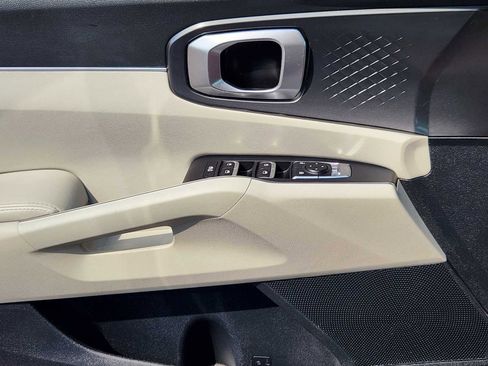 Used 2023 Kia Sorento S w/ Panoramic Sunroof Package image 6