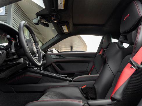 Certified 2025 Porsche 911 Carrera GTS image 27