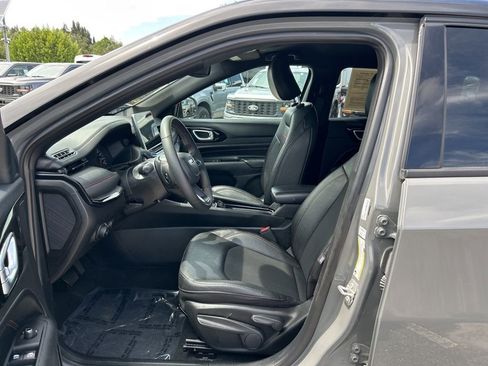 Used 2024 Jeep Compass Trailhawk image 9