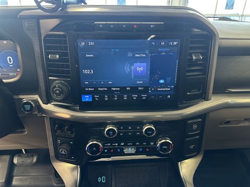 Used 2024 Ford F150 Platinum w/ Equipment Group 703A Plus image 3