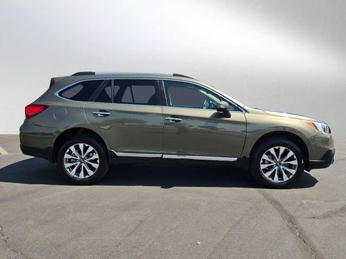 Used 2017 Subaru Outback 2.5i Touring w/ Popular Package #5A AWD/4WD image 2