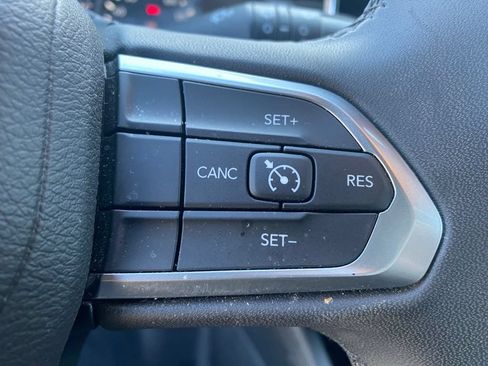 Used 2024 Jeep Compass Latitude AWD/4WD image 23