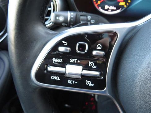 Used 2021 Mercedes-Benz GLC 300 4MATIC image 10