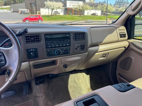Used 1999 Ford F250 Lariat AWD/4WD image 11