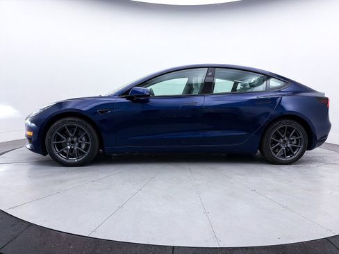 Used 2022 Tesla Model 3 Standard Range image 33