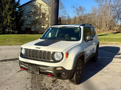 Used 2018 Jeep Renegade Trailhawk w/ Cold Weather Group II image 2