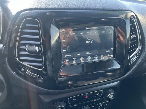 Used 2018 Jeep Compass Latitude w/ Popular Equipment Group AWD/4WD image 22