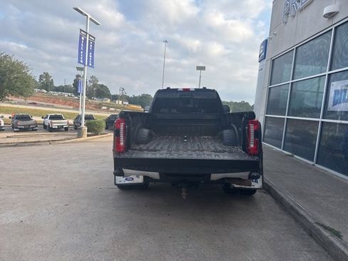 Used 2023 Ford F350 Lariat w/ FX4 Off-Road Package image 7