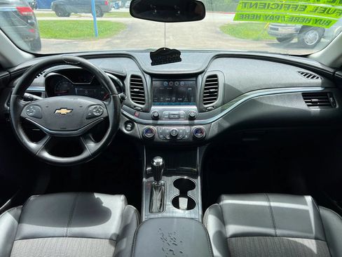 Used 2019 Chevrolet Impala LT FWD image 15