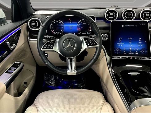Used 2023 Mercedes-Benz GLC 300 4MATIC image 8
