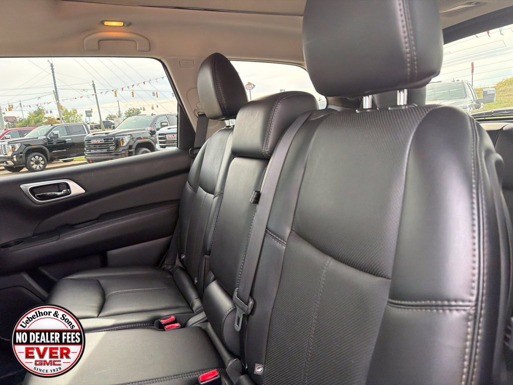 Used 2015 Nissan Pathfinder Platinum w/ Cargo Package FWD image 19