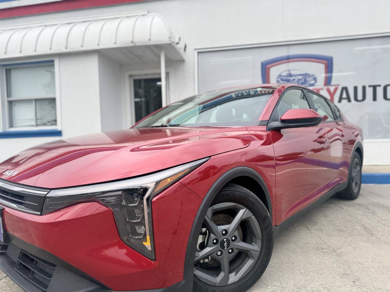 Used 2025 Kia K4 FWD image 3