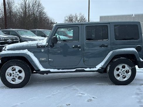 Used 2014 Jeep Wrangler Unlimited Sahara w/ Connectivity Group image 4