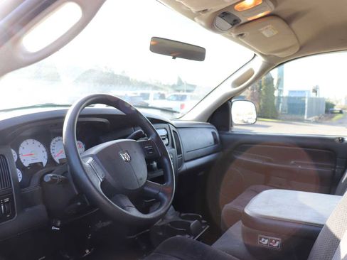 Used 2005 Dodge Ram 1500 Truck SLT image 10