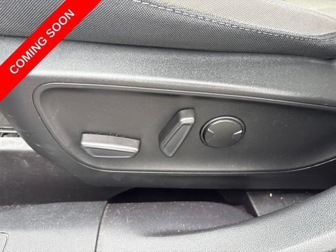 Used 2022 Ford Escape SE w/ SE Sport Appearance Package FWD image 19