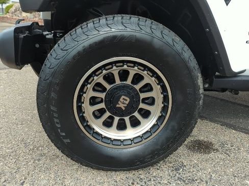 Used 2024 Jeep Gladiator Sport AWD/4WD image 24