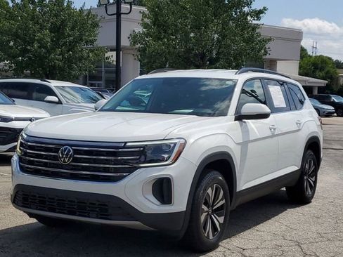 Certified 2025 Volkswagen Atlas SE FWD image 31