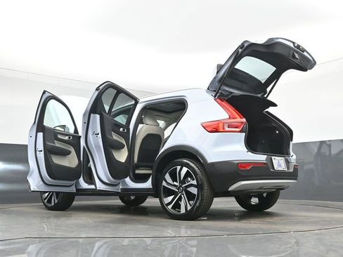 Used 2025 Volvo XC40 B5 Plus AWD/4WD image 54