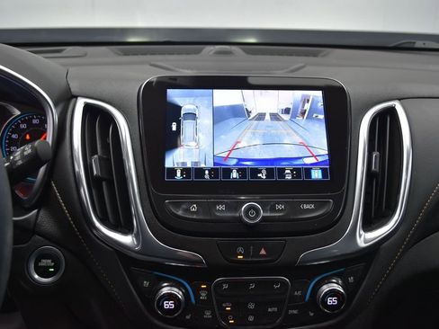 Used 2023 Chevrolet Equinox Premier AWD/4WD image 12