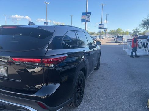 Used 2021 Toyota Highlander XSE image 5