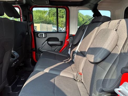 Used 2023 Jeep Wrangler Unlimited w/ Cold Weather Group AWD/4WD image 17