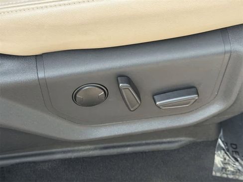 Used 2023 Ford Expedition Max XLT image 43