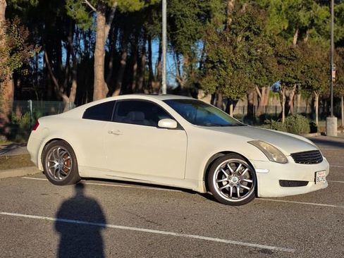 Used 2007 INFINITI G35 Coupe w/ Premium Pkg image 2