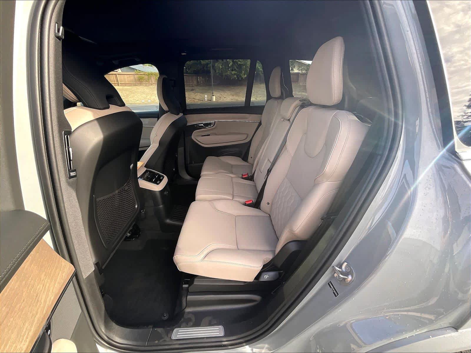 New 2027 Volvo XC90 T8 Plus AWD/4WD image 12