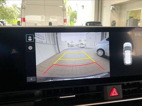 Used 2026 Kia Carnival FWD image 12
