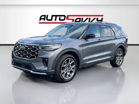 Used 2025 Ford Explorer Platinum w/ Ultimate Package AWD/4WD image 3