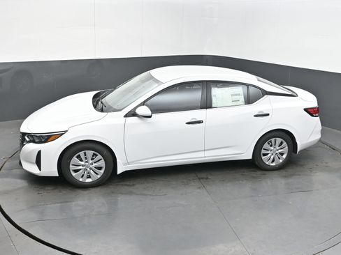 New 2025 Nissan Sentra S image 32