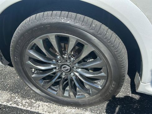 Used 2021 Nissan Armada Platinum AWD/4WD image 2