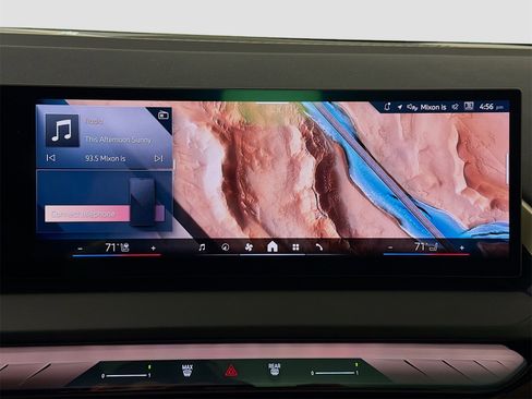 Used 2025 BMW X3 xDrive30i w/ Premium Package image 15