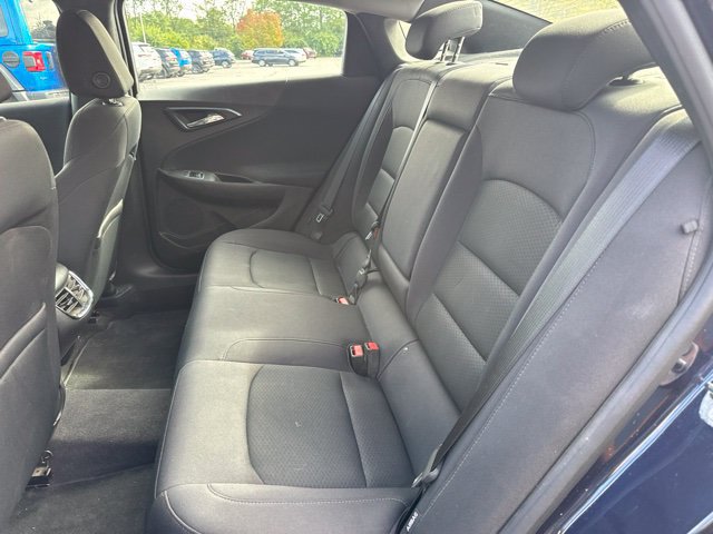Used 2017 Chevrolet Malibu LT FWD image 14