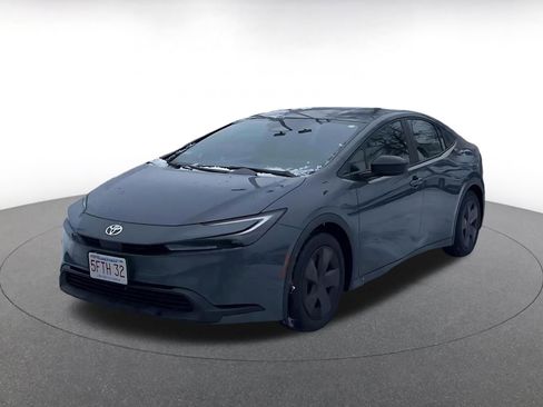 Used 2025 Toyota Prius LE image 7