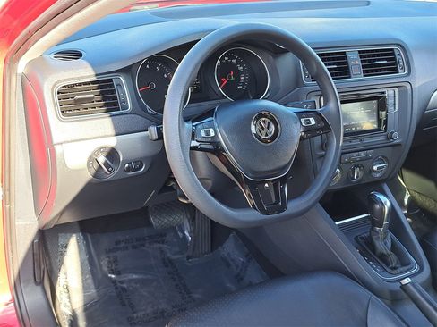 Used 2018 Volkswagen Jetta Wolfsburg Edition image 15