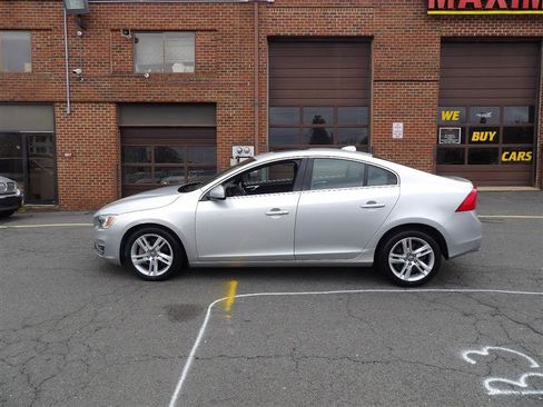 Used 2015 Volvo S60 T5 Premier image 4
