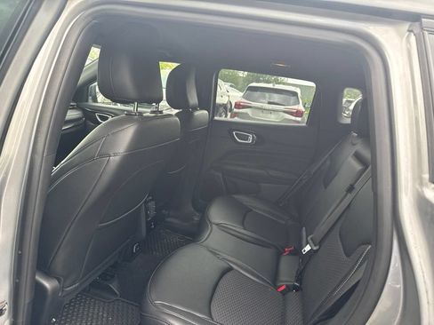 Used 2023 Jeep Compass Latitude w/ Convenience Group AWD/4WD image 10