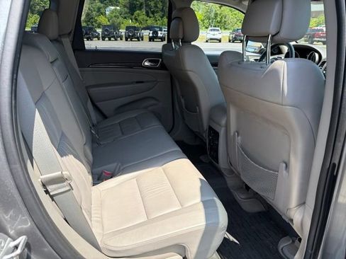 Used 2012 Jeep Grand Cherokee Laredo AWD/4WD image 4
